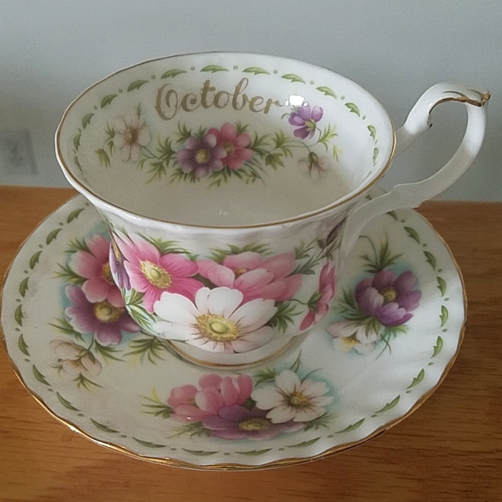 Royal Albert October Flower of the Month Teacup and Saucer Tea cup cosmos